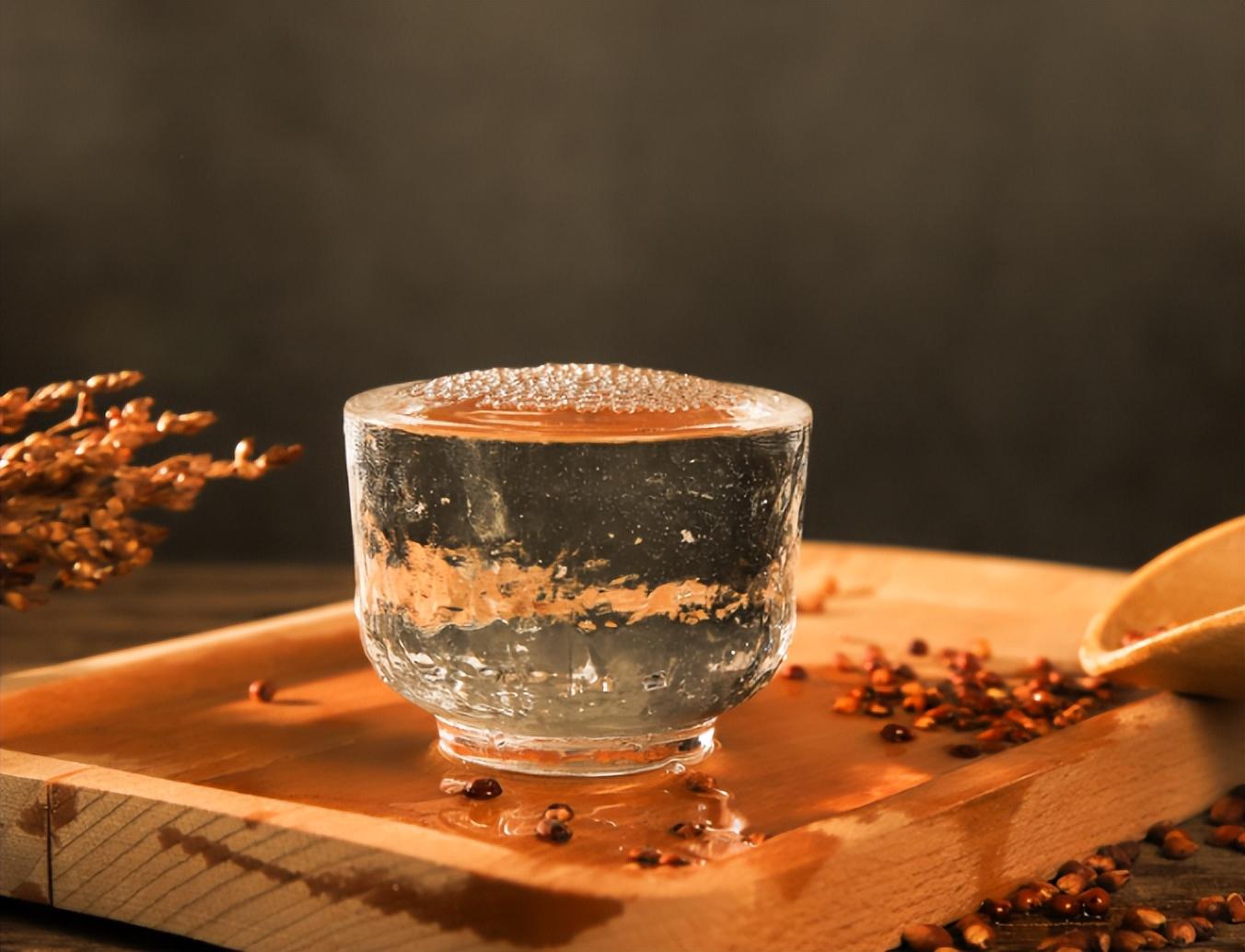 白酒储存秘籍：牢记三点，酒香更浓郁！