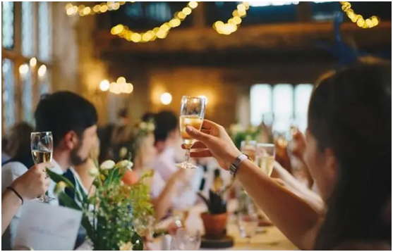 中年社交智慧：三礼不随，二酒不饮 