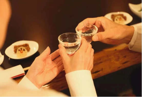 买酒秘诀：牢记4句口诀，正品好酒轻松挑！