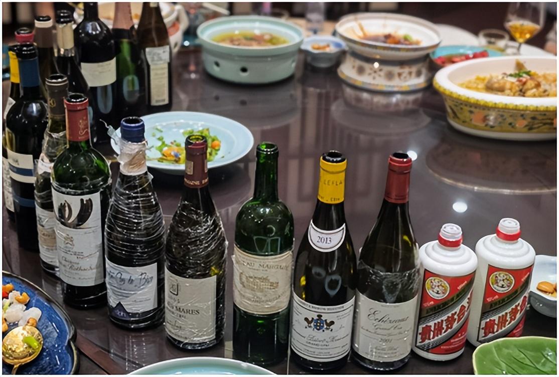 红酒750ml，白酒500ml：酿酒师揭秘容量差异，恍然大悟！