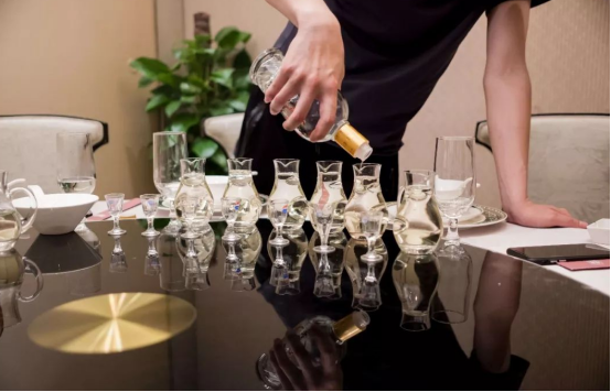 广东酒桌新宠：小众酒三款，茅五剑难见踪影