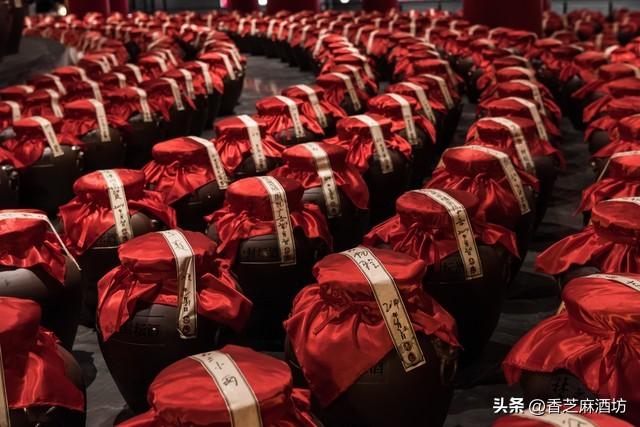 白酒价格揭秘：几十元VS几百元，有何不同？ 
