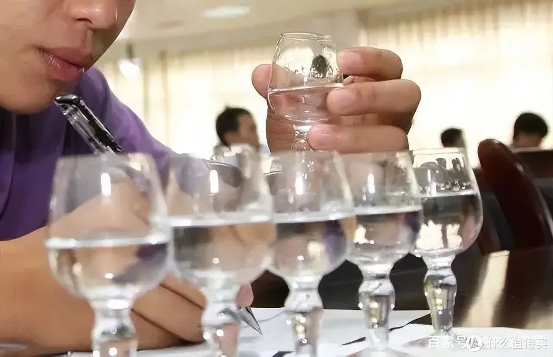 酱香白酒品质分级详解：优级、一级、二级差异显著 