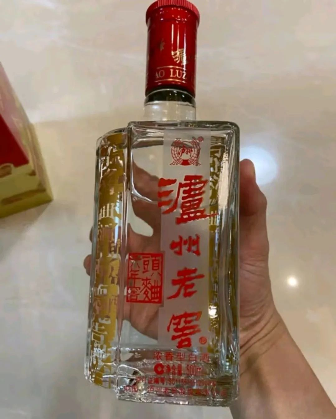 百元内精选白酒，性价比高畅享盛宴，开心实惠两不误！