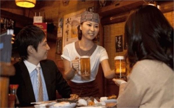 酒桌上这5个行为会让你得罪很多人，小心别犯
