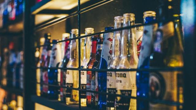 江小白也盯上了“饮料外卖”，年轻人却不愿意下单？