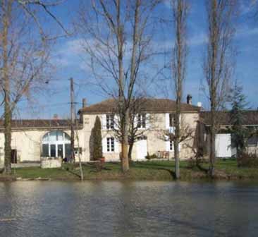 Chateau Rousset Caillau-卢塞凯罗酒庄