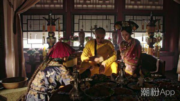 《如懿传》魏嬿婉给皇上喝鹿血酒，四妃的睡前让如懿大怒！