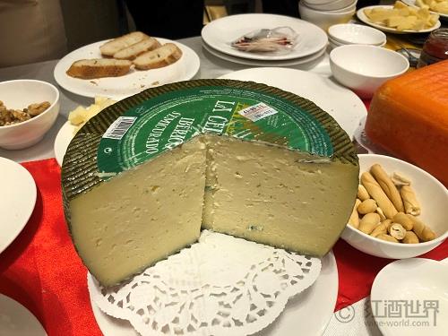 蓝纹奶酪为何是这个味