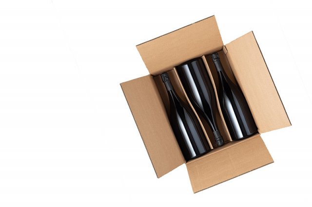 红酒养颜，女性美丽秘诀：每日适量饮用，让魅力四溢