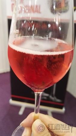 静止葡萄酒中为何也会出现气泡