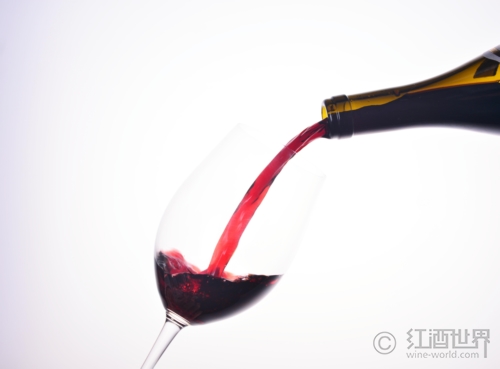 空酒瓶莫乱扔：4个巧用葡萄酒瓶的妙招