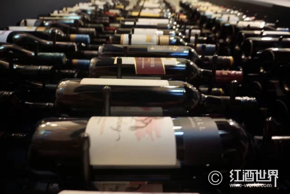 如何给葡萄酒迷呈上神秘大礼