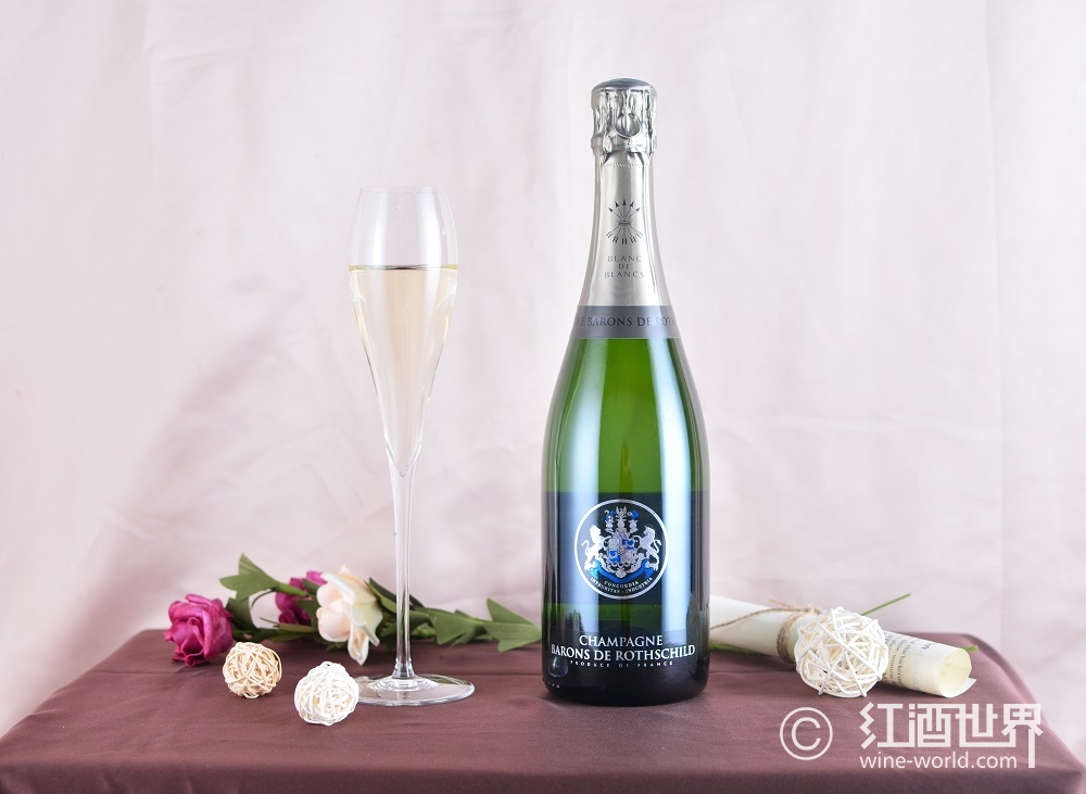 沙龙发布2002年份香槟，并公布新千年计划 