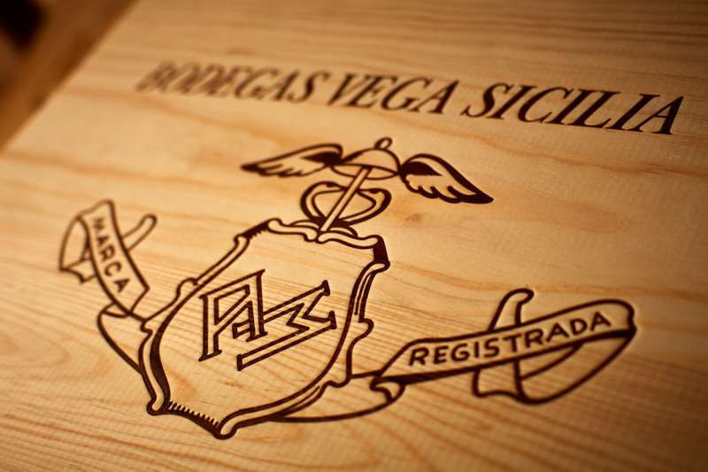 酒王贝加西西里亚拍卖会上独占鳌头 