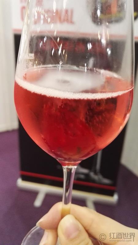 2013普洛赛克成为全球销量第一的起泡酒 