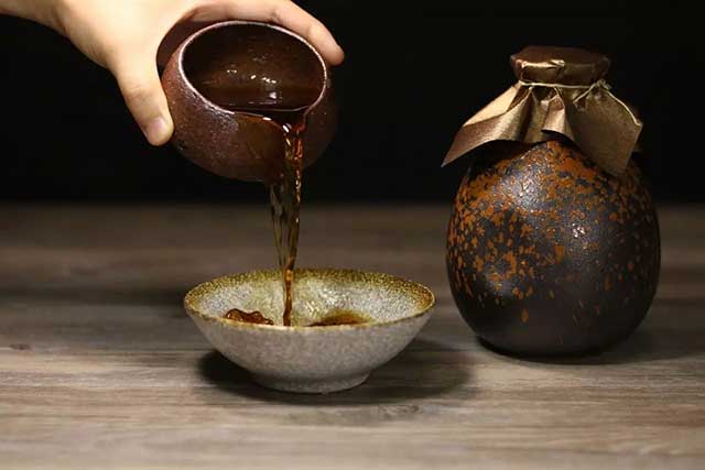 黄酒有白色漂浮物还能喝吗？ 