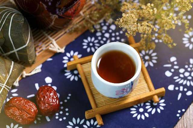 黄酒起白沫了还能拿来烧菜吗？ 
