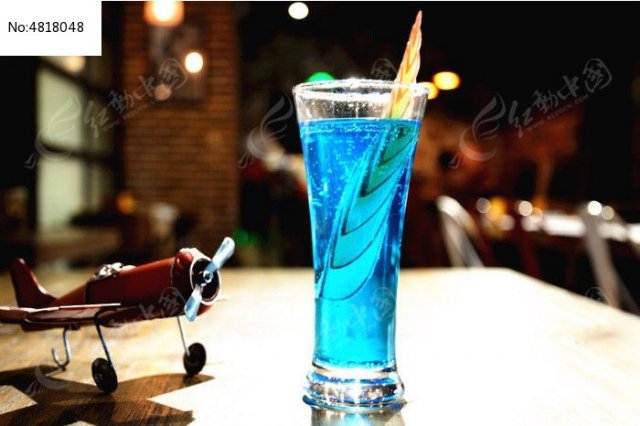 鸡尾酒蓝妖姬是怎么调出来的