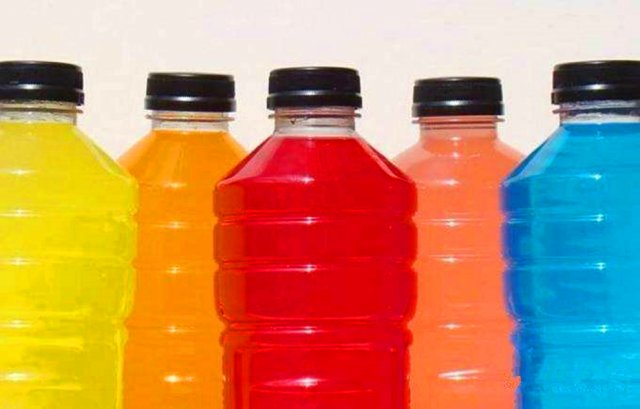 健身时有哪些饮料是可以喝的「有哪些适合运动后喝的运动饮料」 