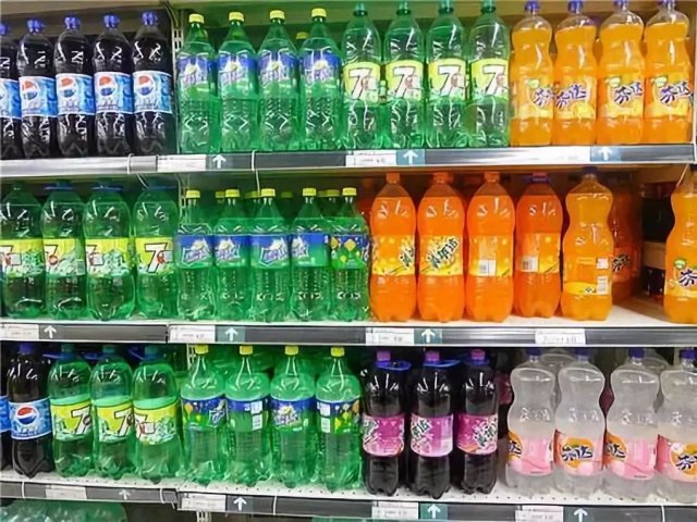 碳酸饮料的热量？一瓶碳酸饮料的热量 