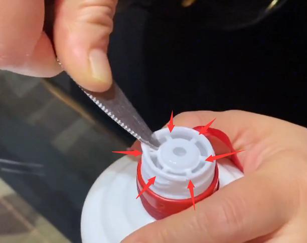 茅台玻璃珠怎么拿出来 