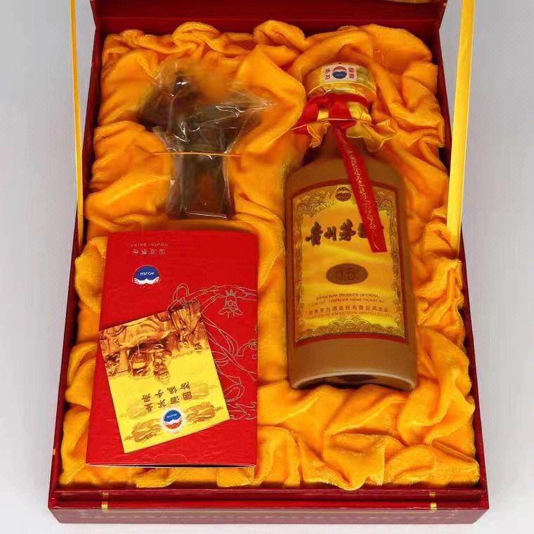 不同香型的白酒，最适合搭什么菜？