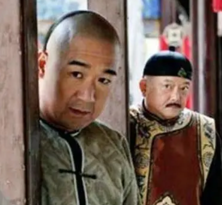 纪晓岚和坤哪个官职大？