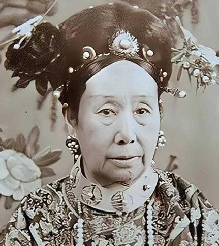 慈禧为何包办隆裕与光绪的婚姻