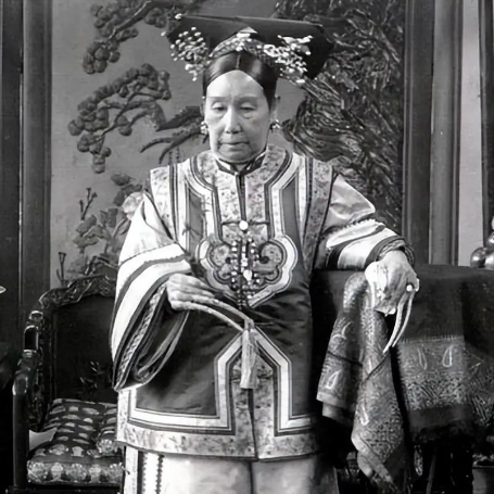 揭秘：大清朝慈禧太后到底有过多少个外国情人？