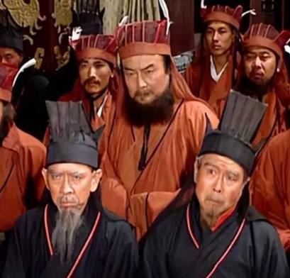 曹丕为什么推行臭名昭著的“九品中正制”？