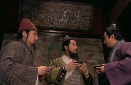 在水浒传中的智勇之争：晁盖与宋江的临战之辩