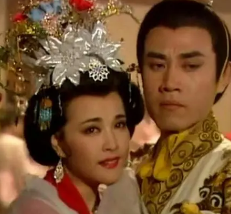 武则天的求救诗与李治的心结：一段宫廷往事的揭秘