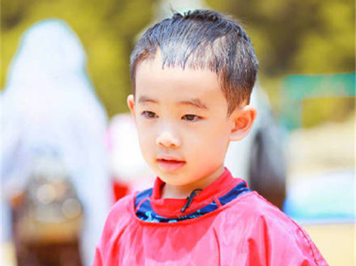 用诗起名字陈姓男