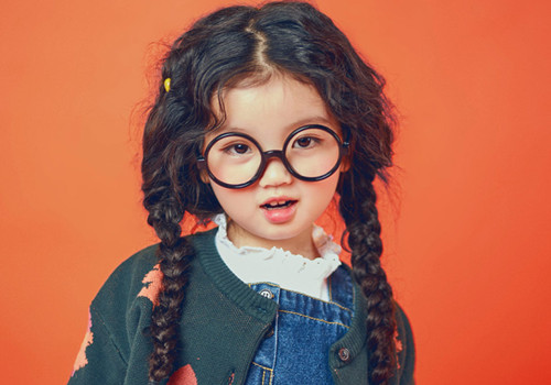 姓陈中间带景字的女孩名字