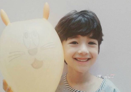 取名陈姓男尾皓-陈泓硕名字打分