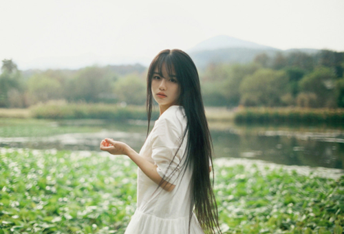 姓陈的女孩起名字简单-陈珺宁测试打分