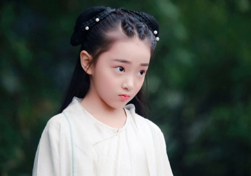 姓陈女孩取名字最高分-陈芮诗名字打分