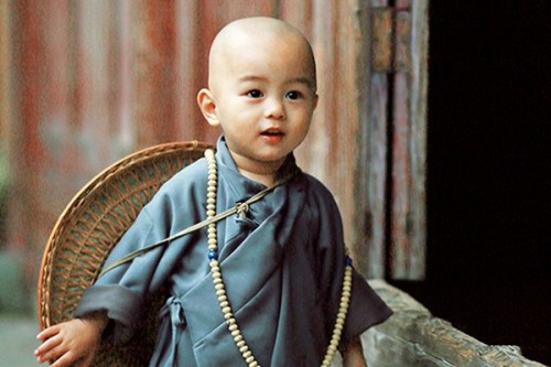 姓黄的男孩的名字有寓意-黄佩琦名字打分多少