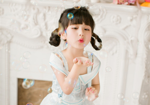 刘奕霏名字打分_刘奕霏名字打分