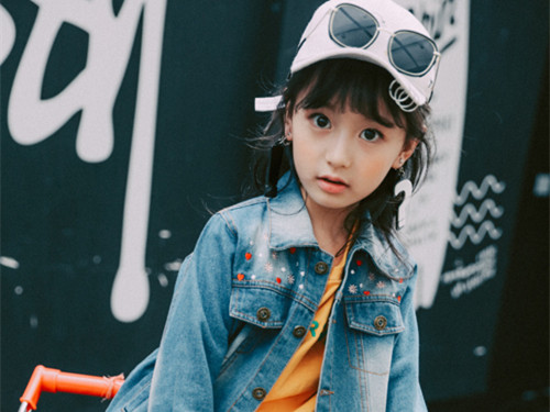 乔姓女孩的名字三个字的