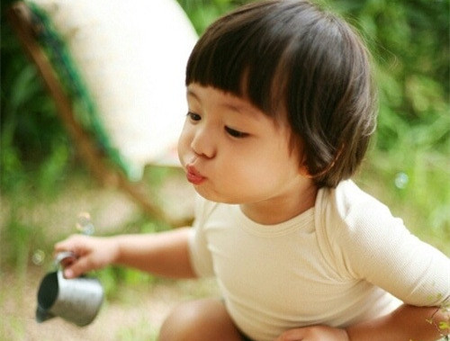 女孩姓易取什么名字好听