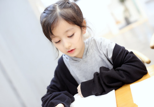 王姓女孩名字高端大气-王怡瑄名字打分