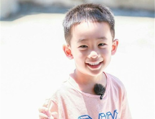 王姓男孩古诗词起名-王成洋名字能打多少分