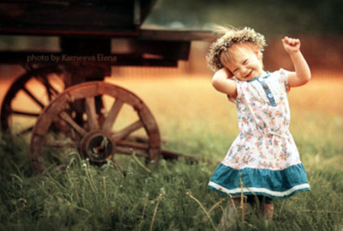 侯姓女孩五行缺水名字