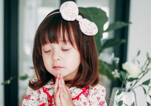 姓伍中间一个先字的名字