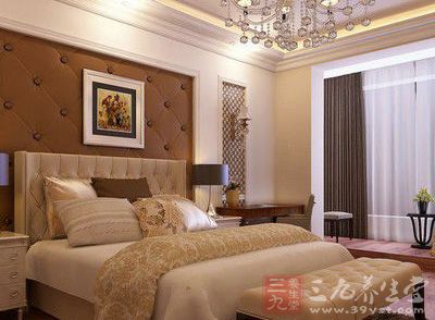 夫妻卧室风水床上用品的形状_卧室摆设风水禁忌_夫妻卧室风水摆设