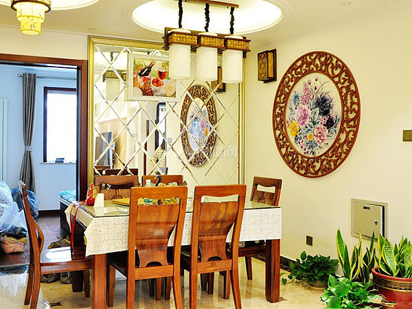 穿衣镜放在餐厅风水怎样_穿衣镜放在哪里好图片_穿衣镜放在房间哪个位置好