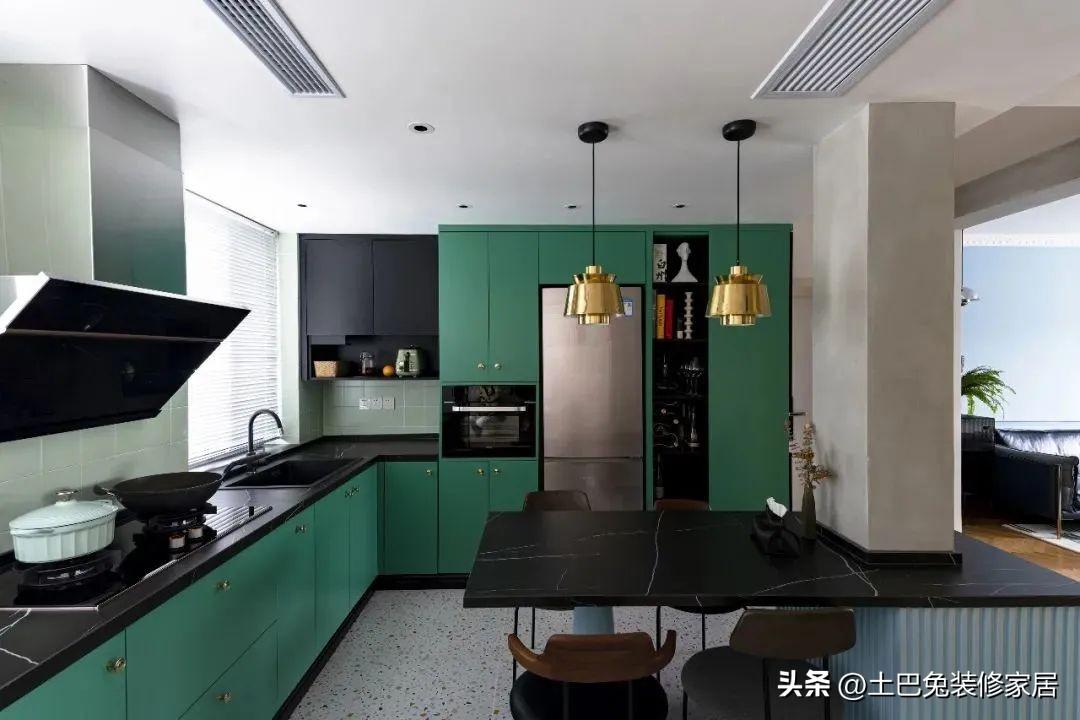 一下1.厨房的困境有哪些?2.4-7㎡的厨房如何布局能提升功能和颜值?