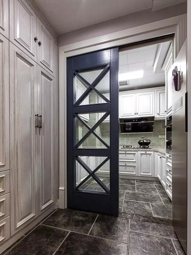 房屋装修注意什么风水厨房的门两边可不可以做洒柜_厨房洒柜图片大全_洒柜装修效果图大全